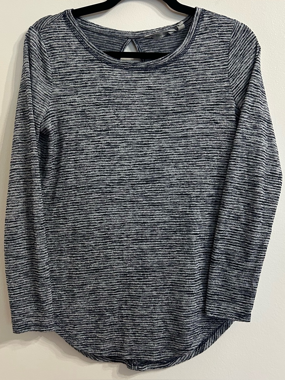 Athleta Breezy Beyond Soft Open Back Long Sleeve Top Women’s XS Navy Stripe Gym
